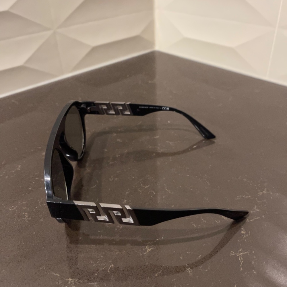 VERSACE LOGO MONOGRAM SUNGLASSES - Picture 10 of 14